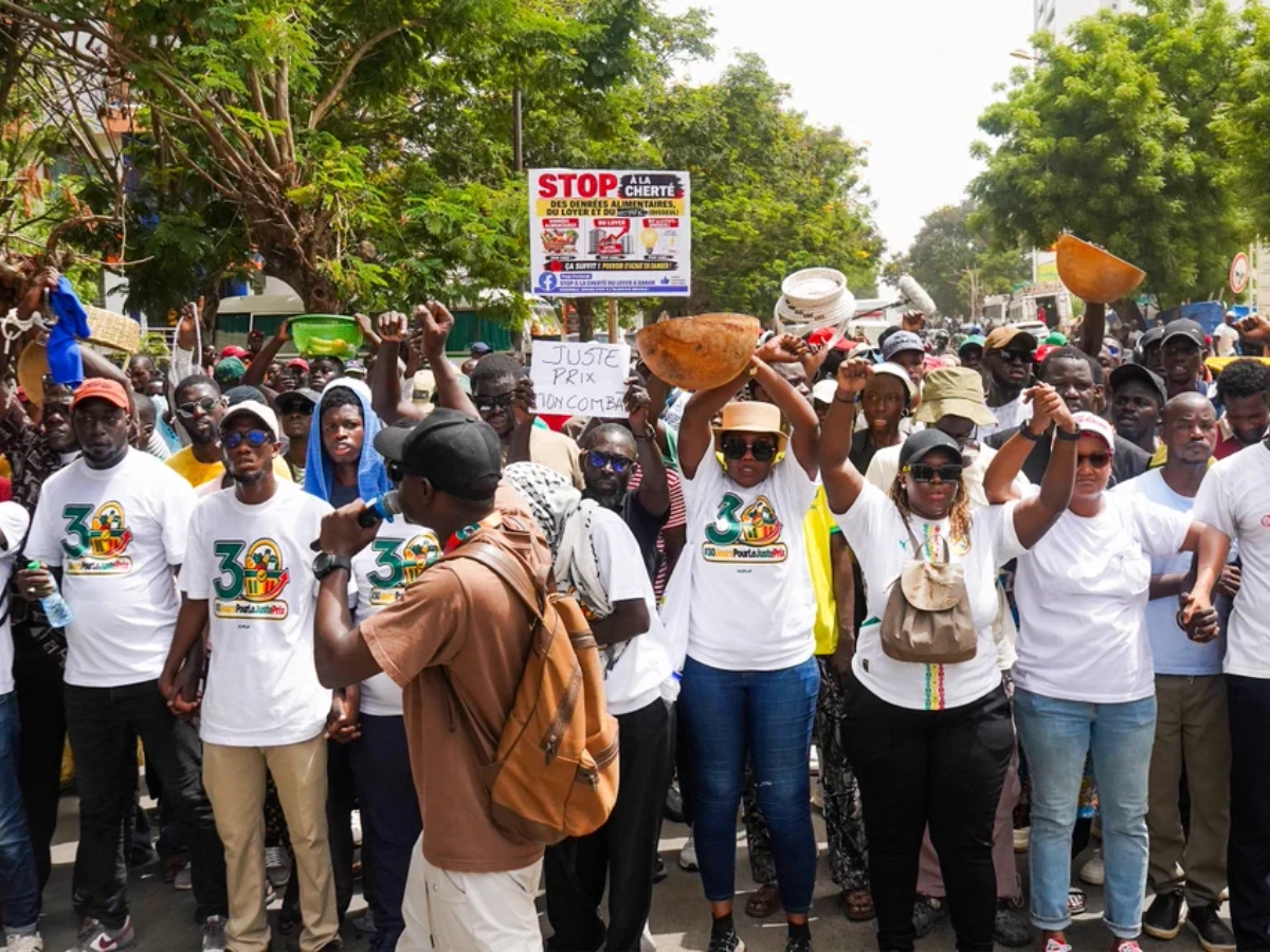 Cherté de la vie au Sénégal : des centaines de manifestants dans les rues de Dakar